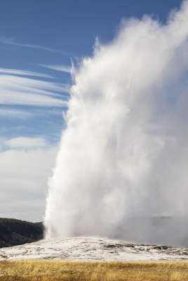 Old Faithful Geyser Yellowstone 2024